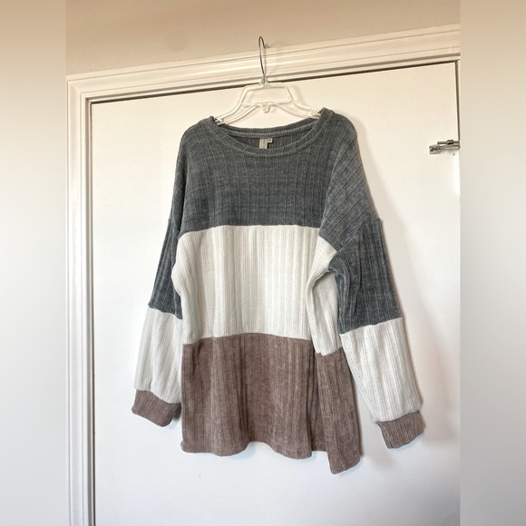 Women’s crewneck striped sweater size medium - Picture 1 of 7